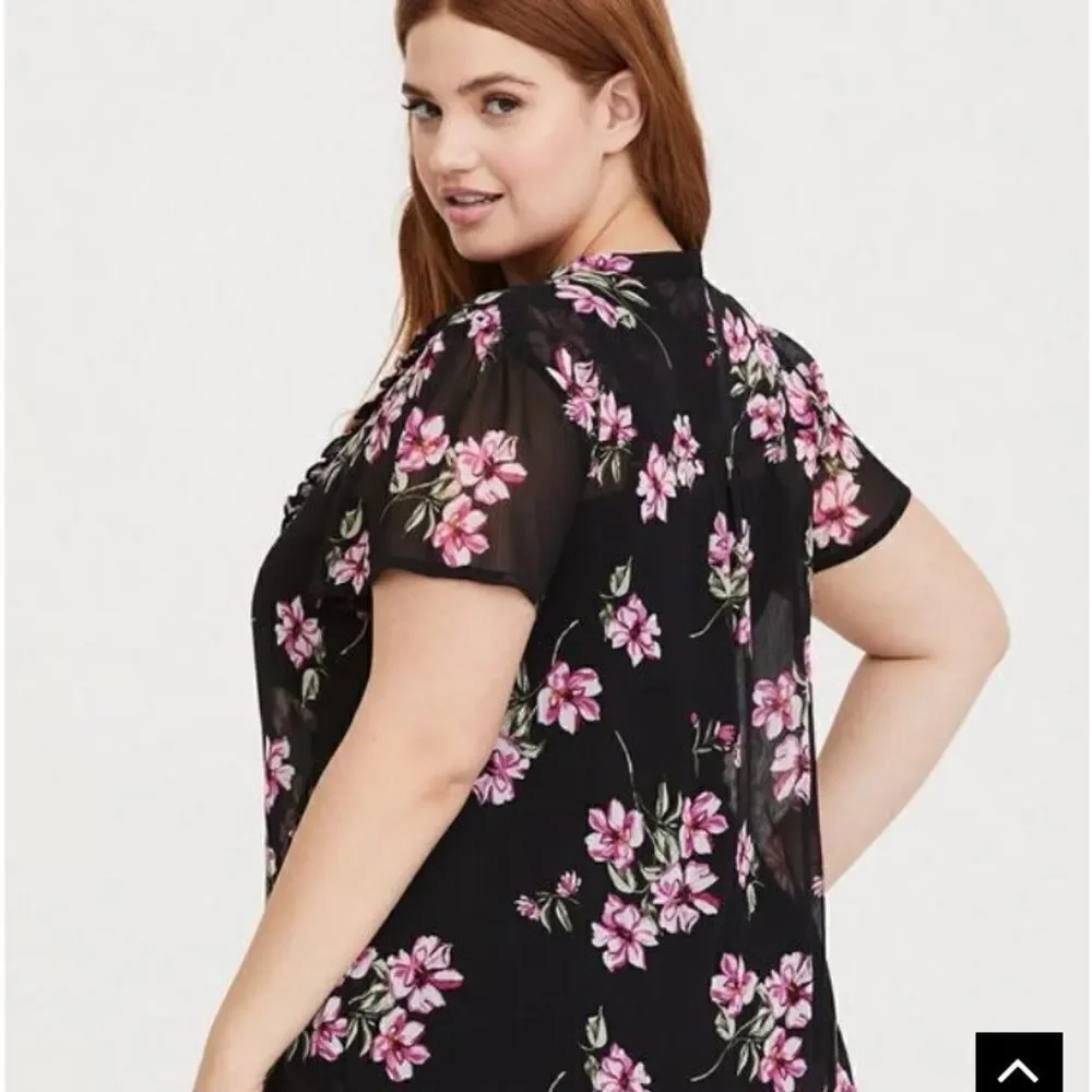Torrid Wm’s Sz 4 Black Pink Floral Bubble Hem Sheer Chiffon Blouse
